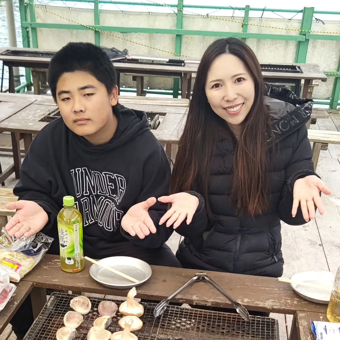 釣り体験の後で釣ったばかりの