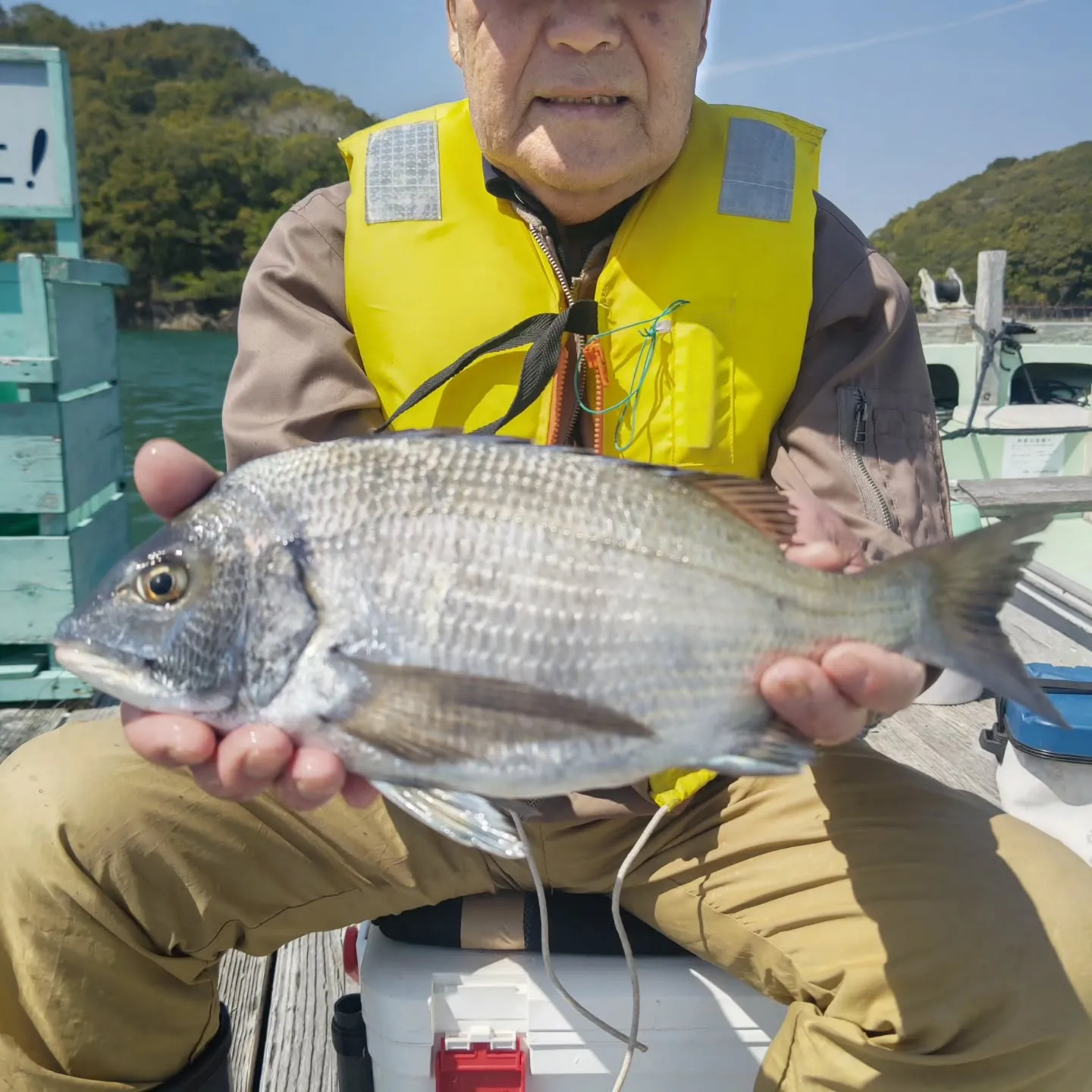 昨日は爆風の中でしたが、今期の初チヌが