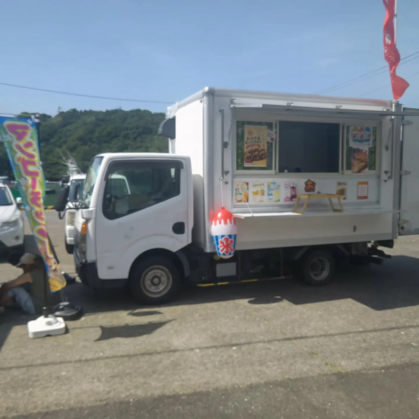 今日はキッチンカーの出店があり